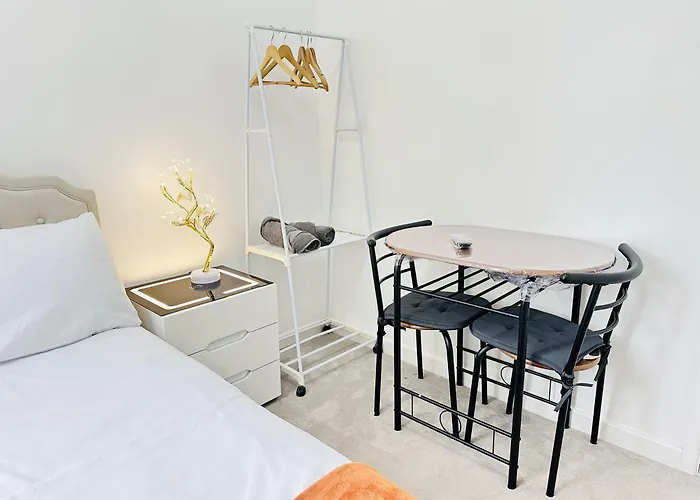 8-Sleeper 4Br 4Bed 2Bath Wi-Fi Garden Tv Beach
